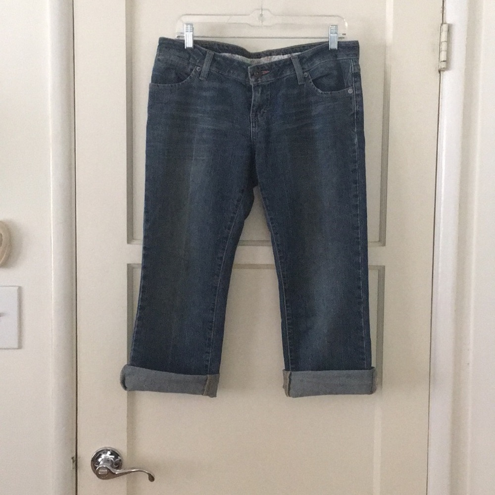 American Eagle cropped jeans